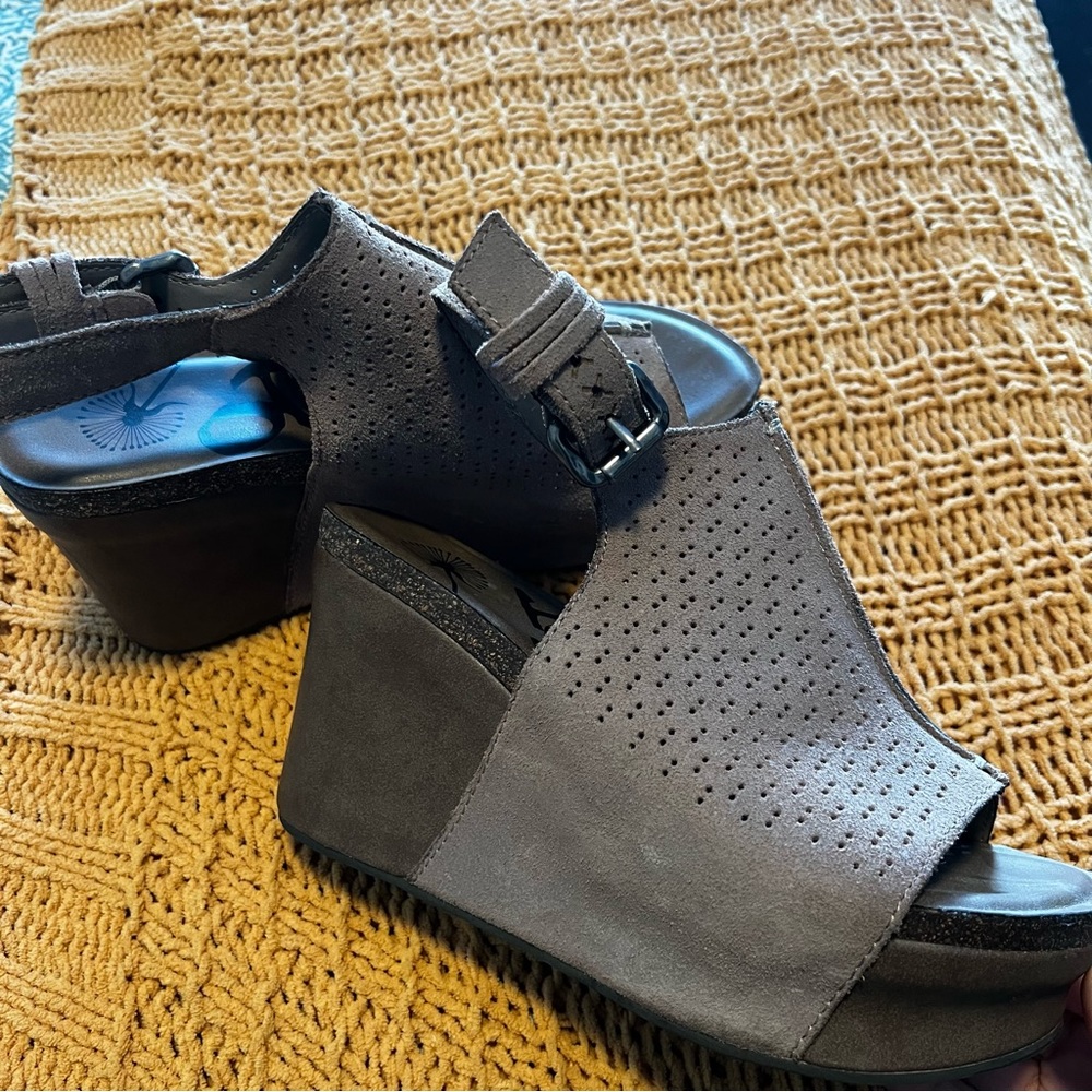 OTBT wedge heel
